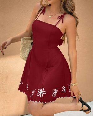 SHEIN Frenchy Women's Casual Burgundy Cami Flared Short Dress With Scallop And Plant Pattern Women Vacation Dress
