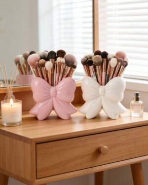 1pc Large Capacity Makeup Brush Holder, Cute Bow Design Makeup Tool Storage Box, Pen Cup, Desktop Decor, Gift For Women, Bedroom, Bathroom, Office