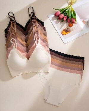 SHEIN 14pcs Comfortable Seamless Lingerie Set With Wavy Hem